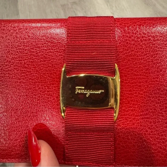 Salvatore Ferragamo Women's Vara Long Bifold Wallet, Red And Gold Authentic EUC - Picture 7 of 12